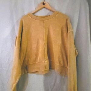 NWOT Cropped Mustard Crewneck Arizona Jean Company